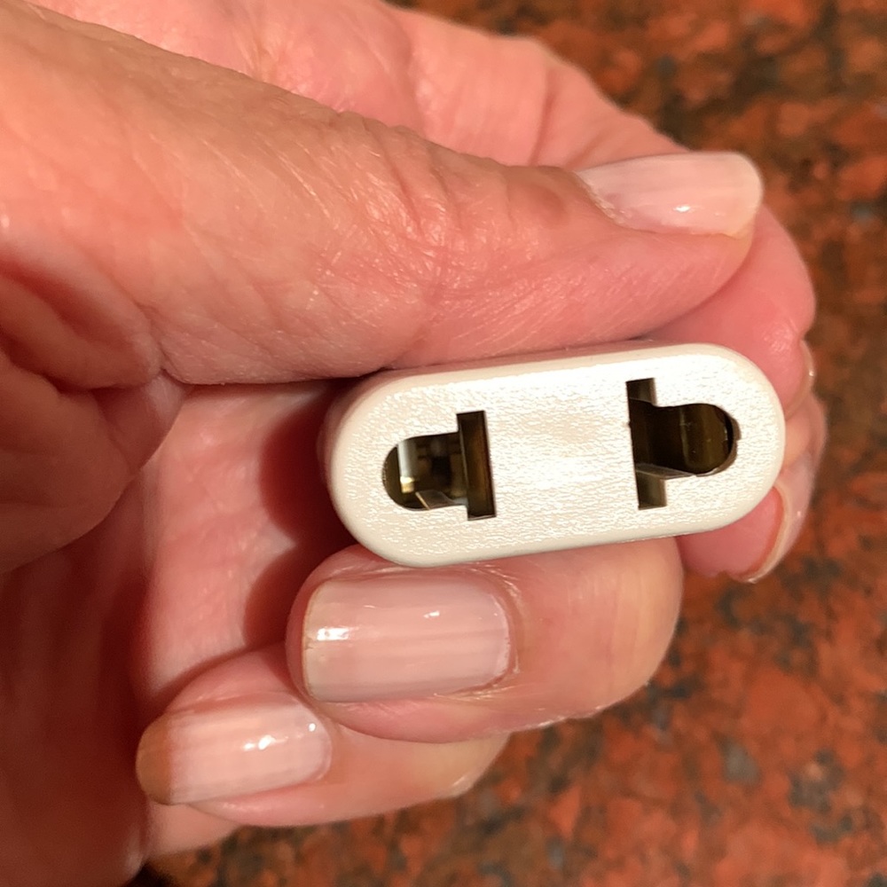 International Plug Adapter For North/South America, Caribbean, Japan -NW… - Picture 3 of 3